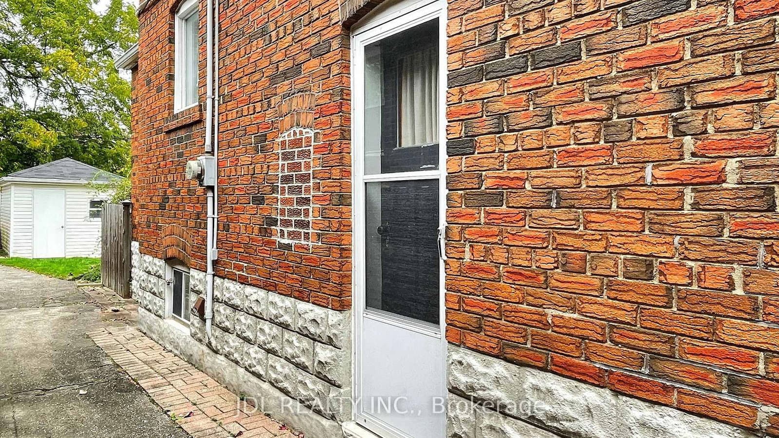 280 Fairlawn Avenue thumbnail 20