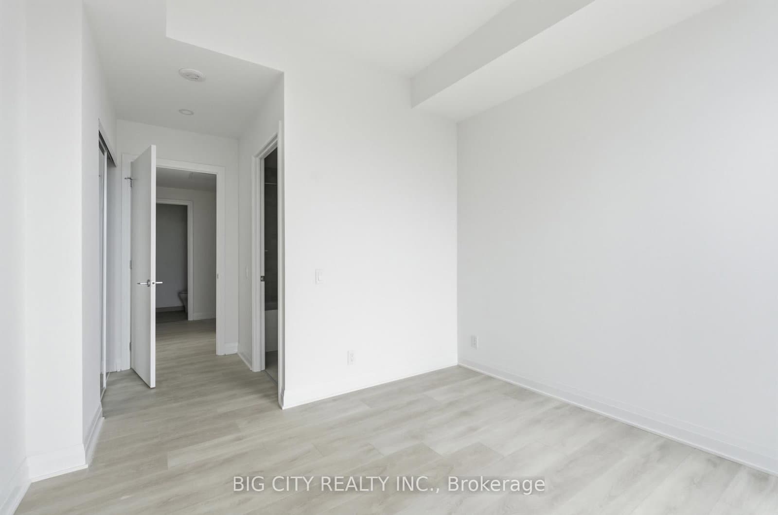 25 Frederick Todd Way, Unit 1002 thumbnail 12