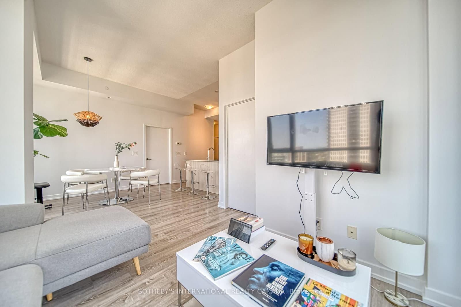 200 Sackville Street, Unit PH08 thumbnail 15