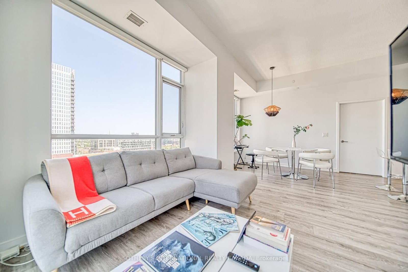 200 Sackville Street, Unit PH08 thumbnail 16