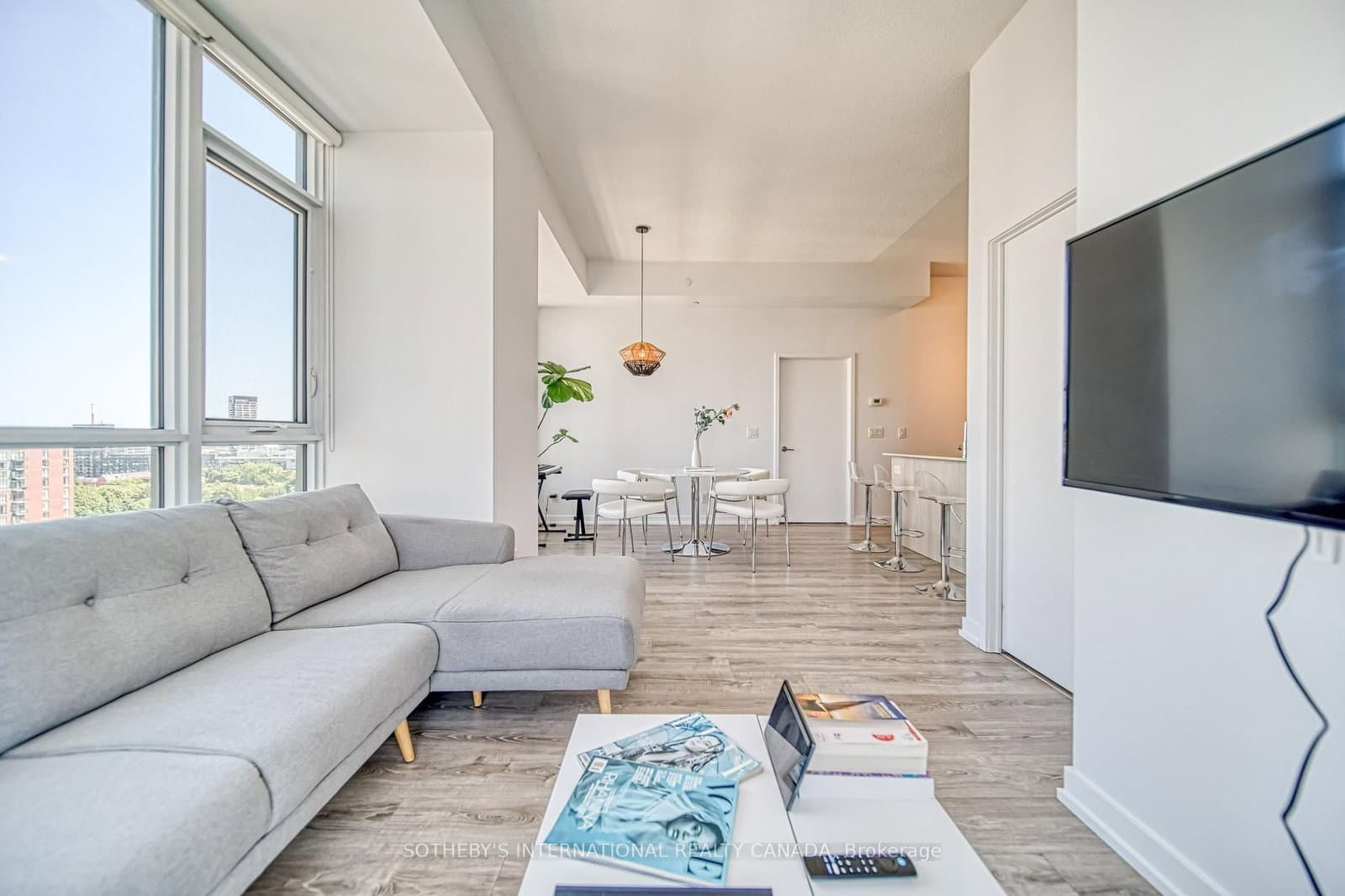200 Sackville Street, Unit PH08 thumbnail 17