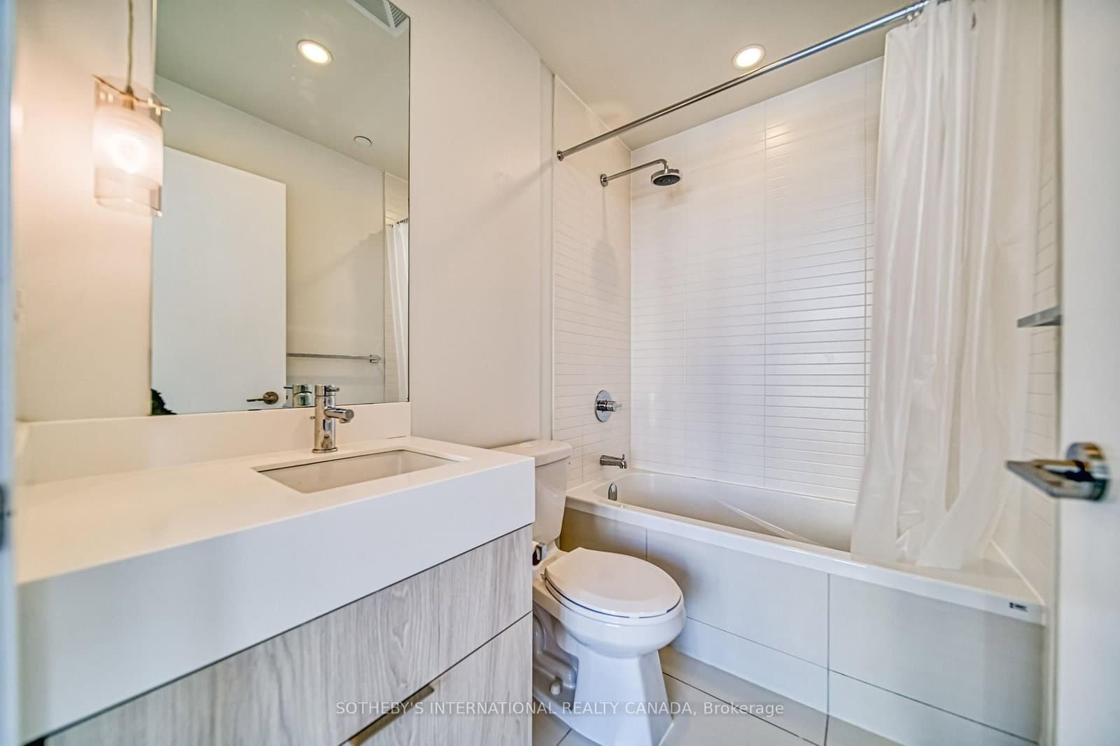 200 Sackville Street, Unit PH08 thumbnail 21