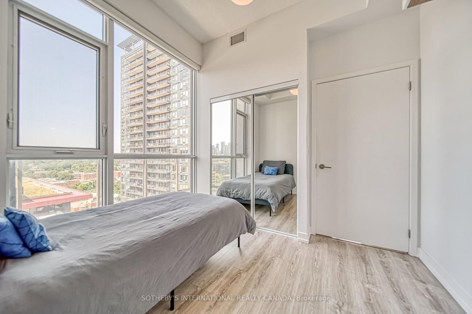 200 Sackville Street, Unit PH08 thumbnail 23