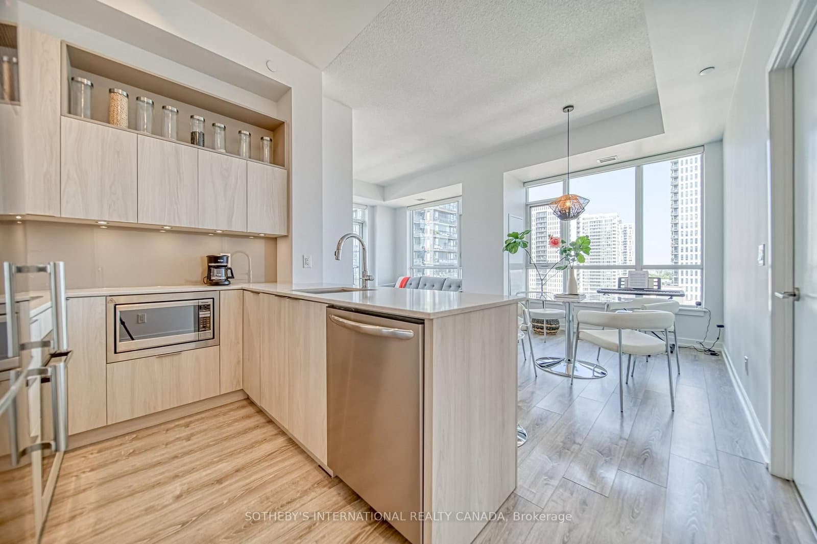 200 Sackville Street, Unit PH08 thumbnail 5
