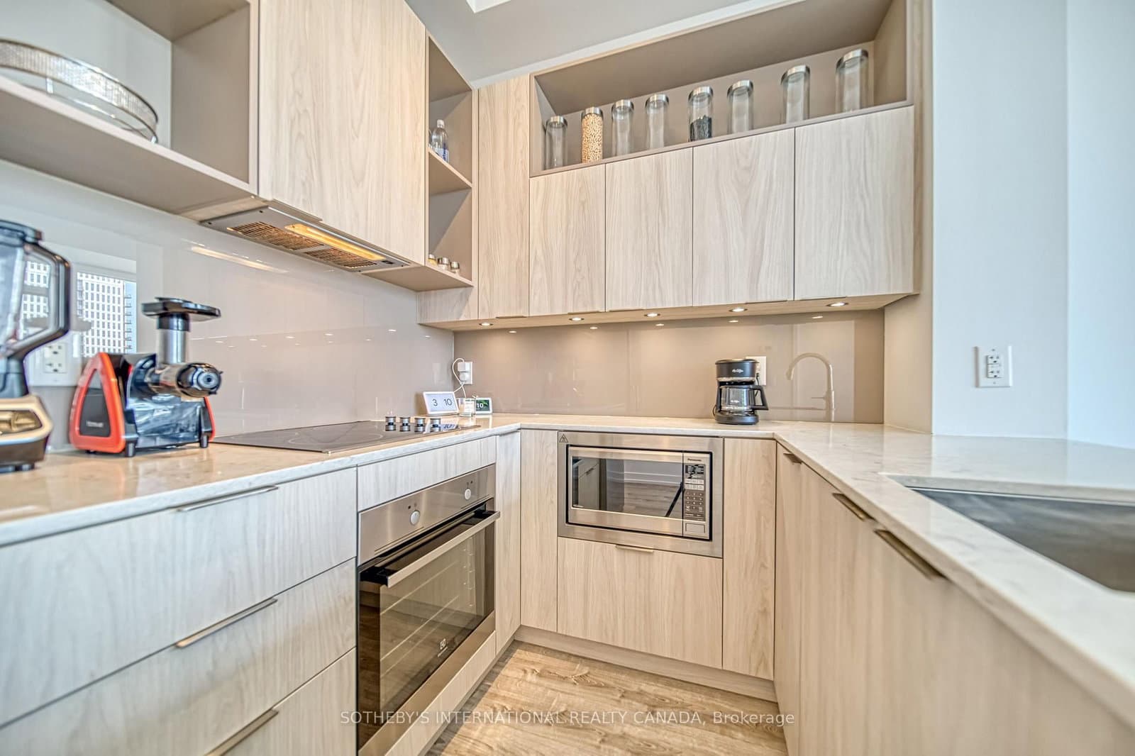 200 Sackville Street, Unit PH08 thumbnail 7