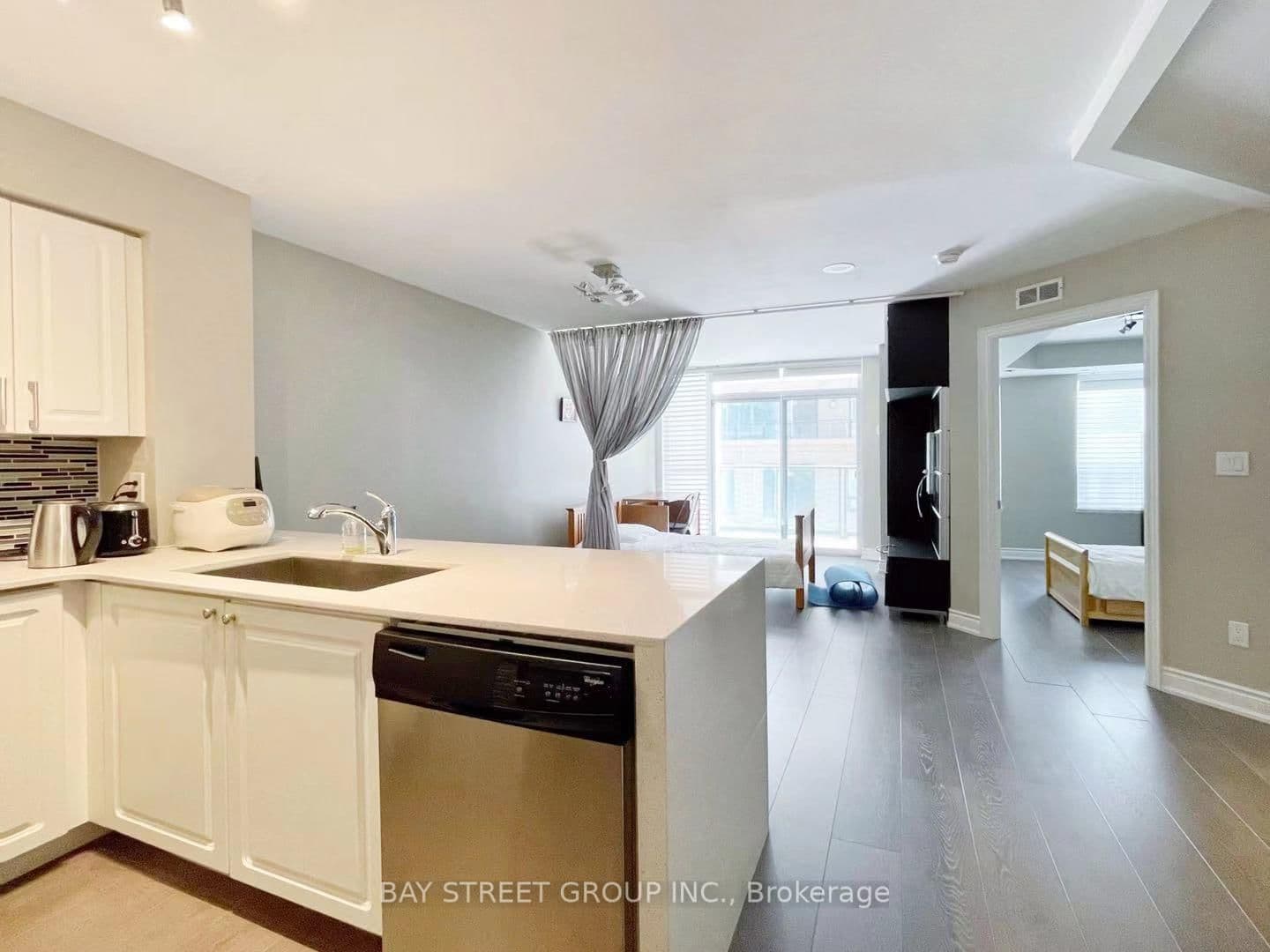 30 Hayden Street, Unit 405 thumbnail 10