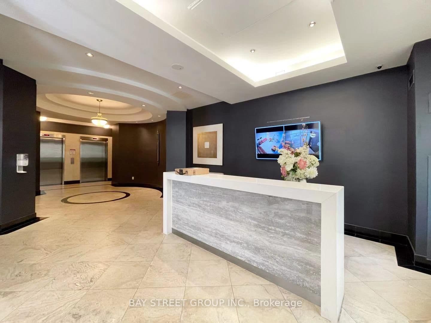 30 Hayden Street, Unit 405 thumbnail 2