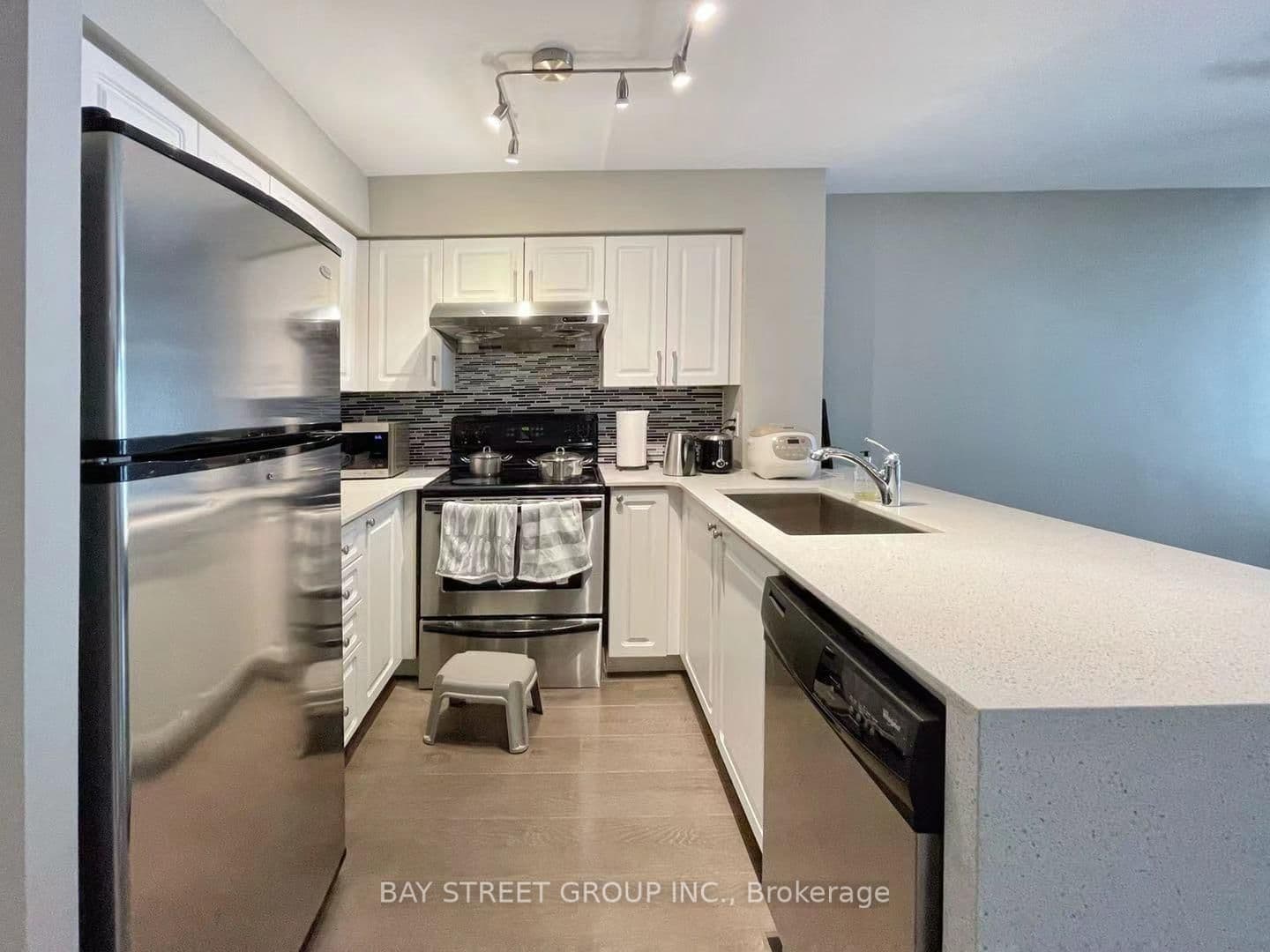 30 Hayden Street, Unit 405 thumbnail 5