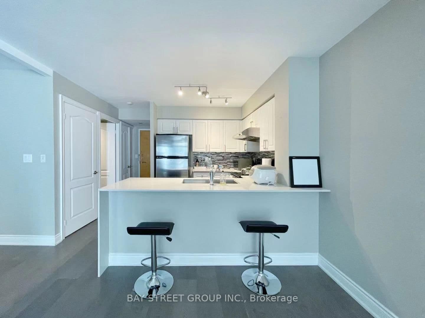 30 Hayden Street, Unit 405 thumbnail 8