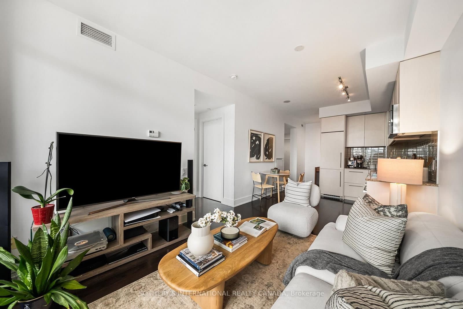 170 Avenue Road, Unit 1503 thumbnail 10