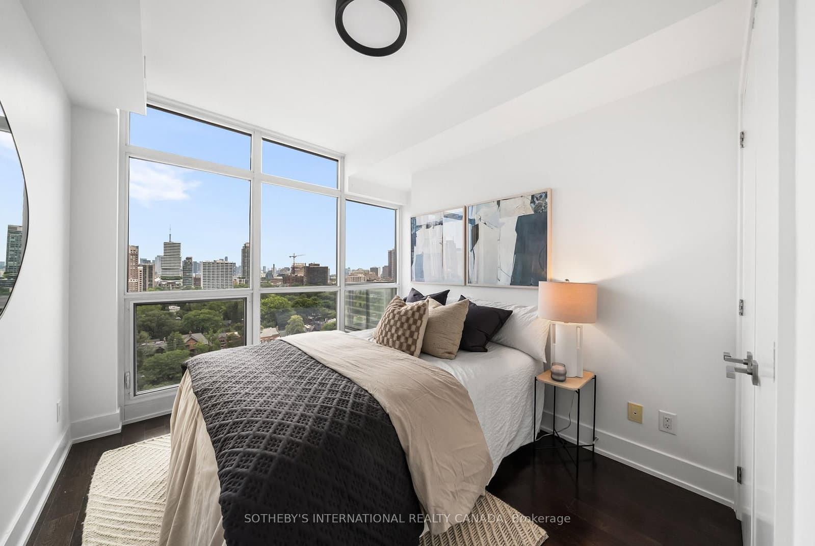 170 Avenue Road, Unit 1503 thumbnail 12
