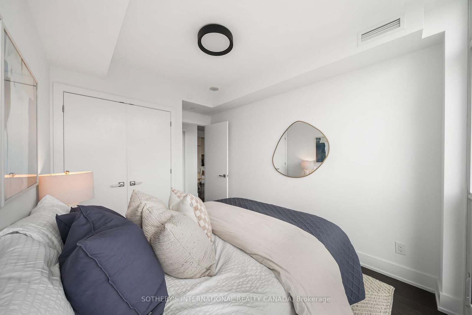 170 Avenue Road, Unit 1503 thumbnail 14
