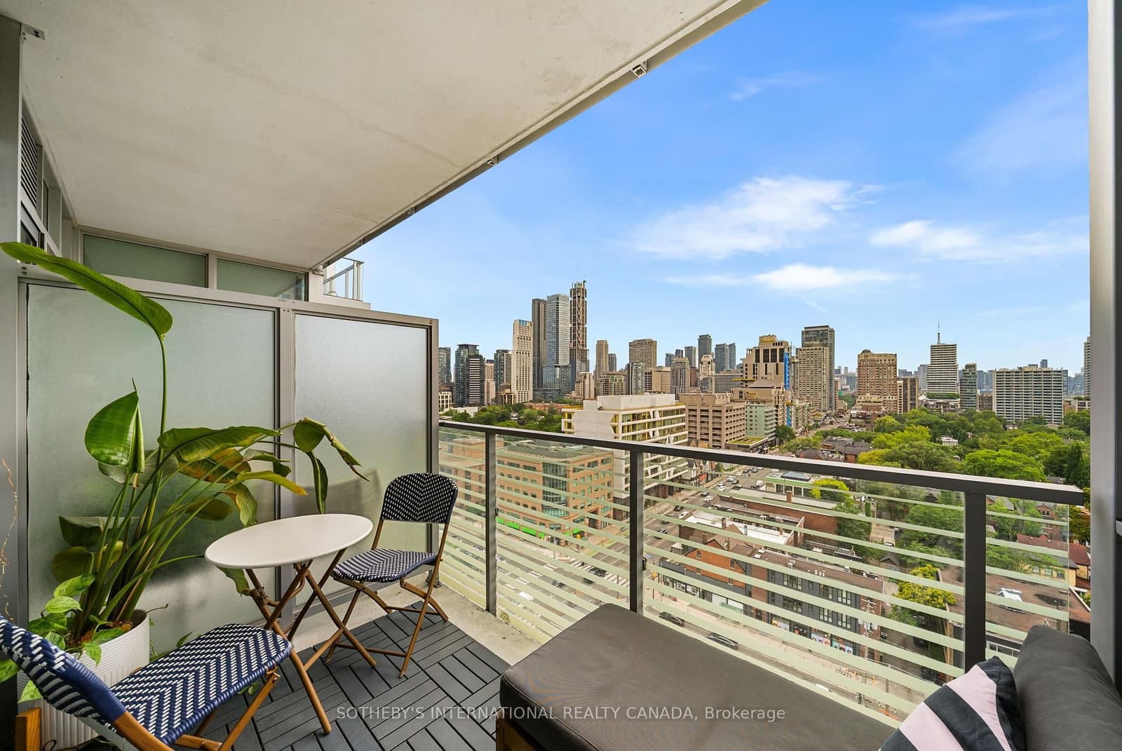 170 Avenue Road, Unit 1503 thumbnail 17
