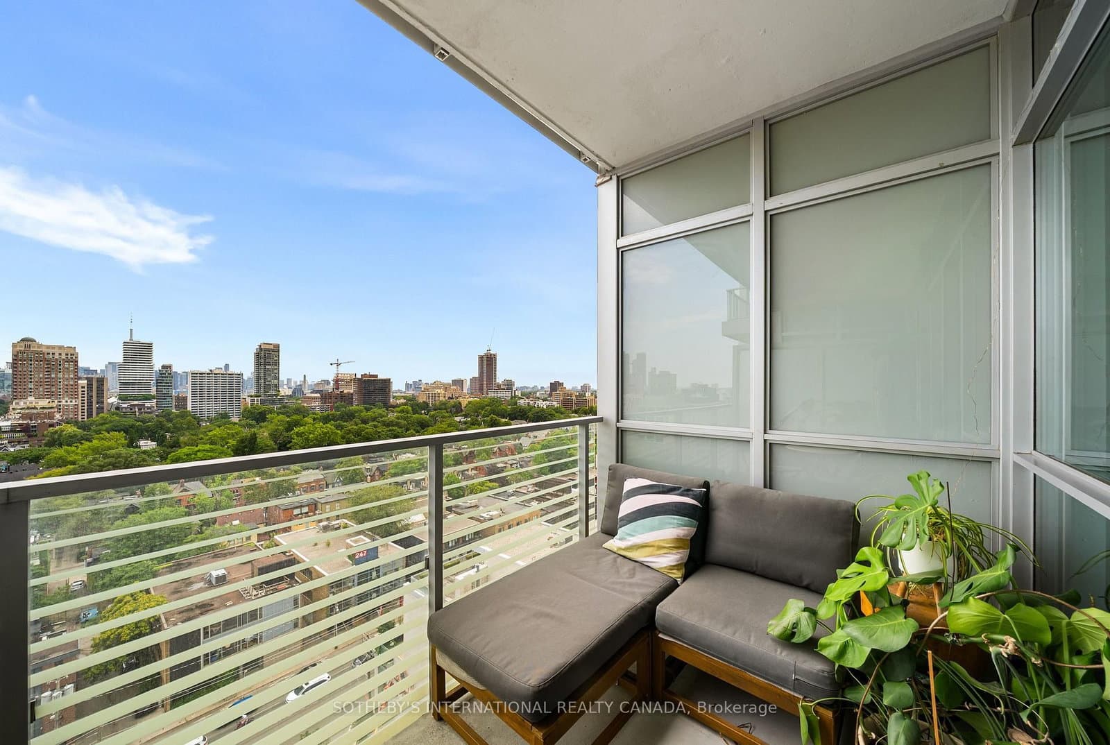 170 Avenue Road, Unit 1503 thumbnail 18
