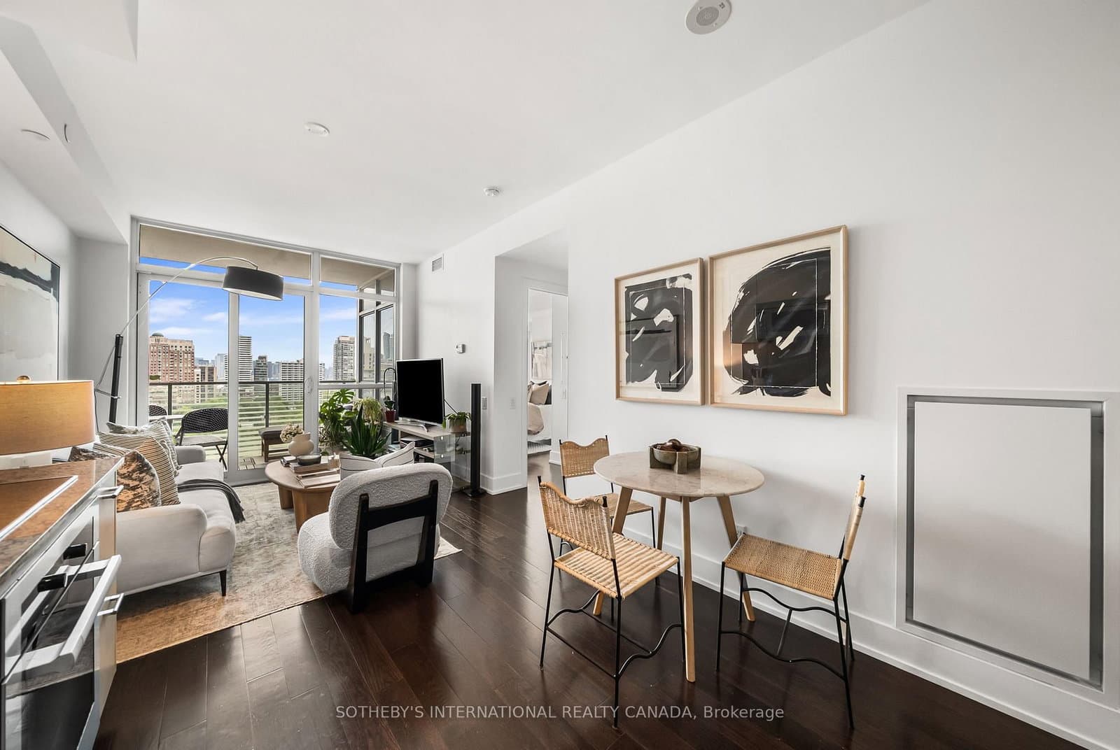 170 Avenue Road, Unit 1503 thumbnail 5