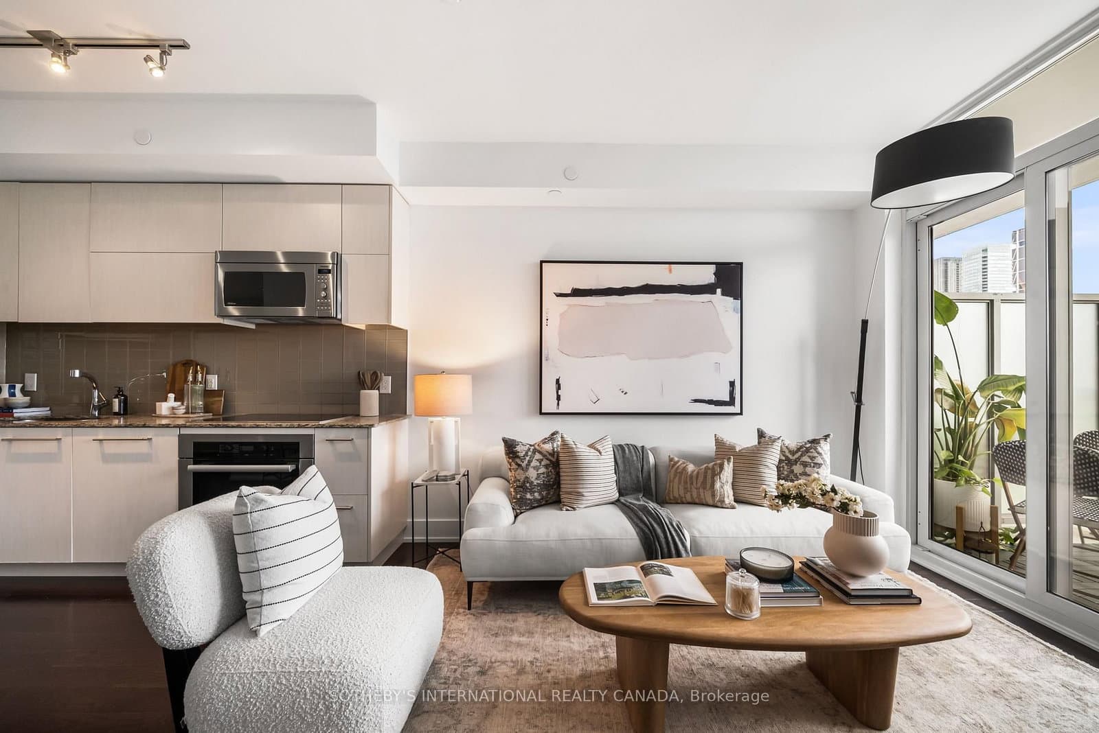 170 Avenue Road, Unit 1503 thumbnail 9