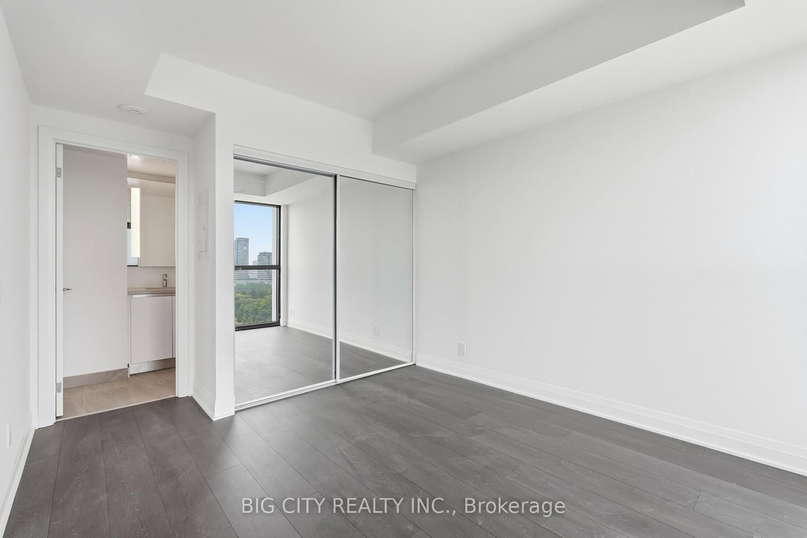 25 Frederick Todd Way, Unit 1708 thumbnail 17