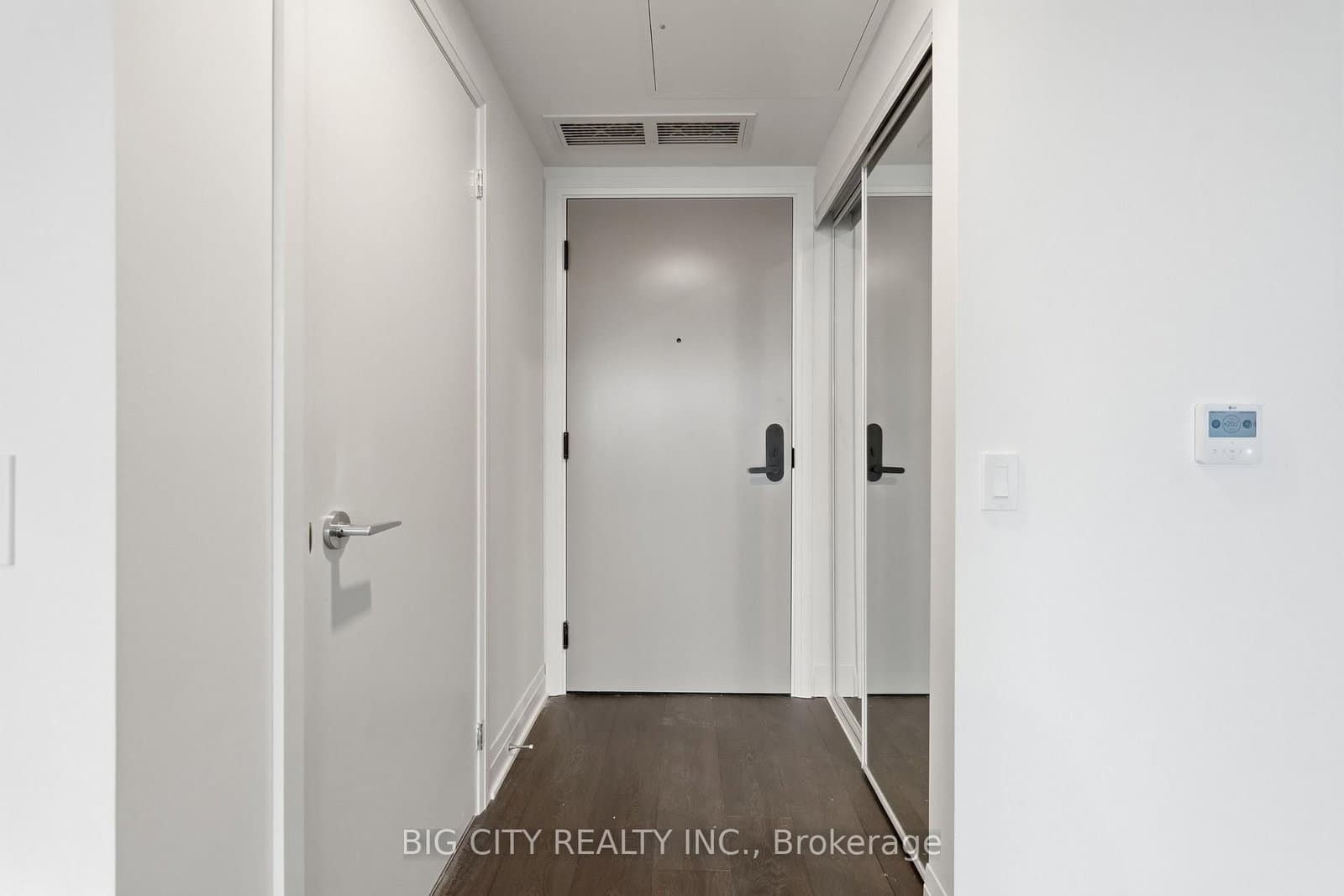 25 Frederick Todd Way, Unit 1708 thumbnail 2