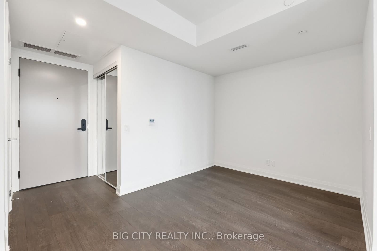 25 Frederick Todd Way, Unit 1708 thumbnail 8
