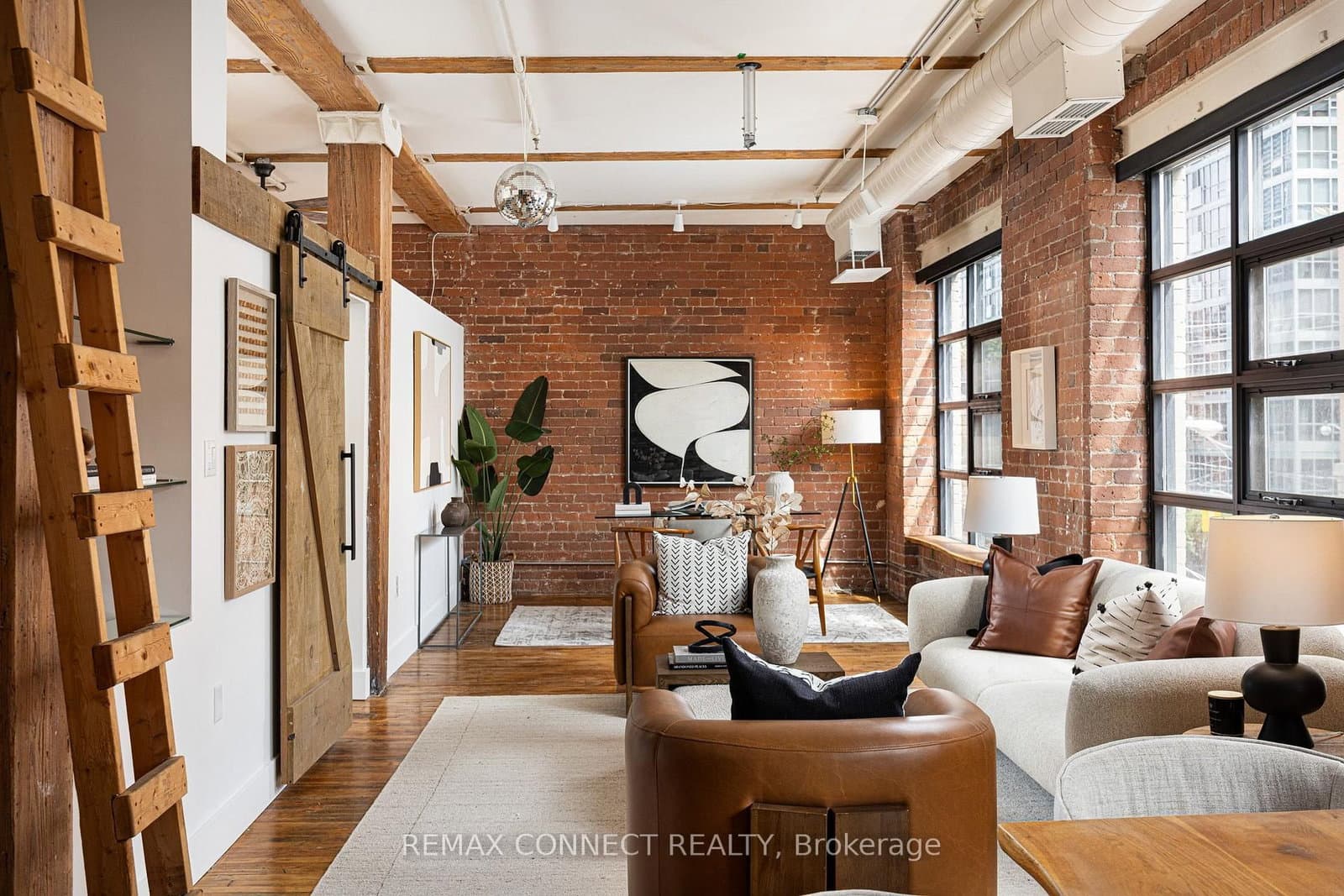 90 Sherbourne Street, Unit 301 thumbnail 5