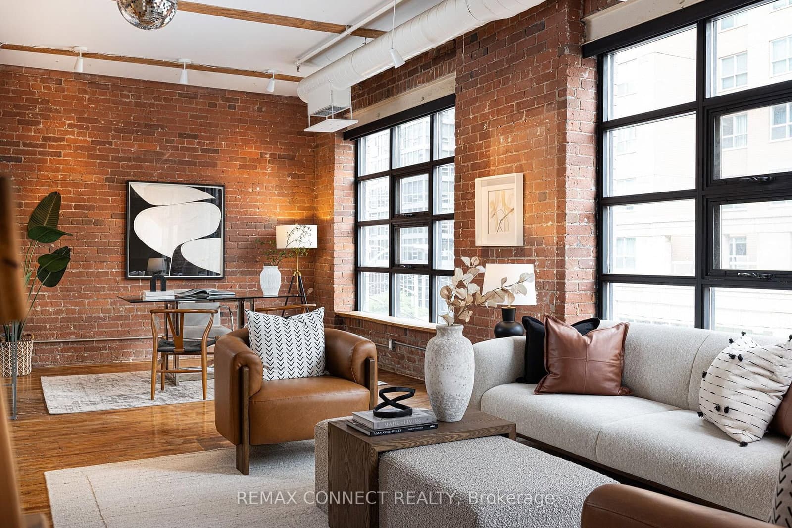 90 Sherbourne Street, Unit 301 thumbnail 6