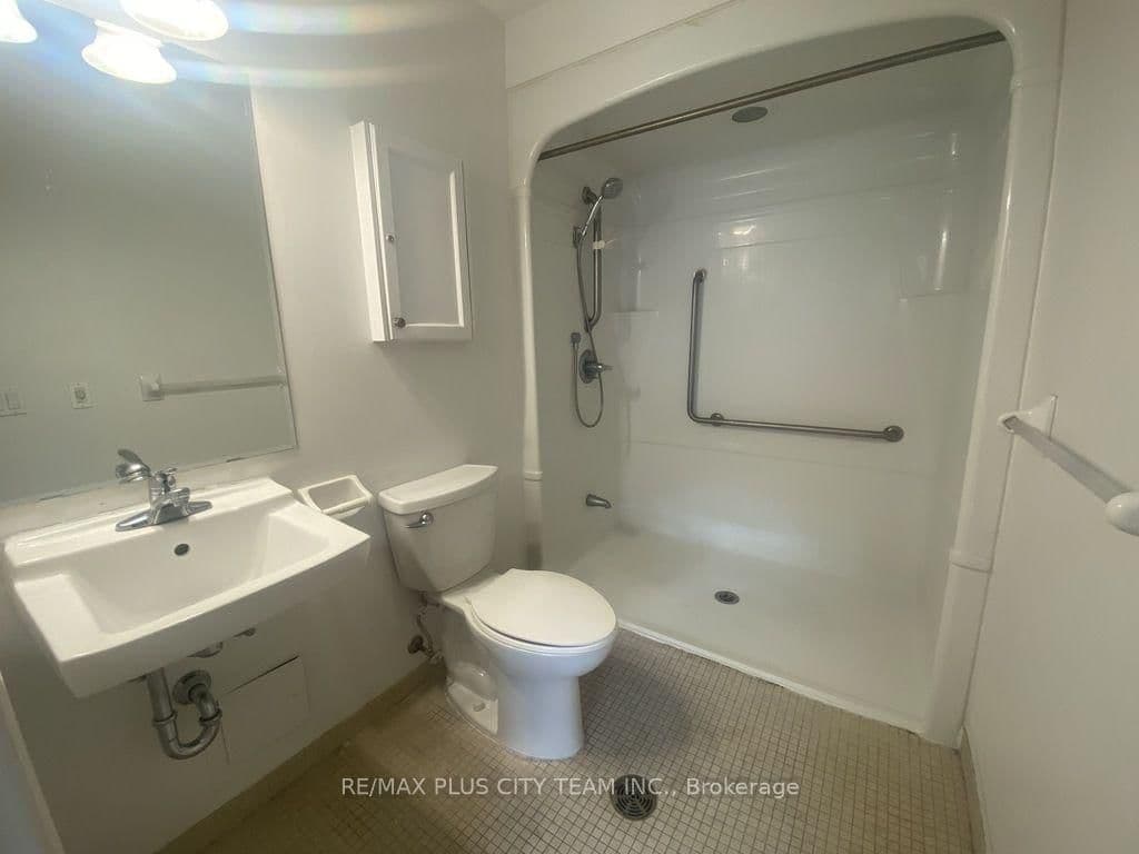 12 Rean Drive, Unit 210 thumbnail 9