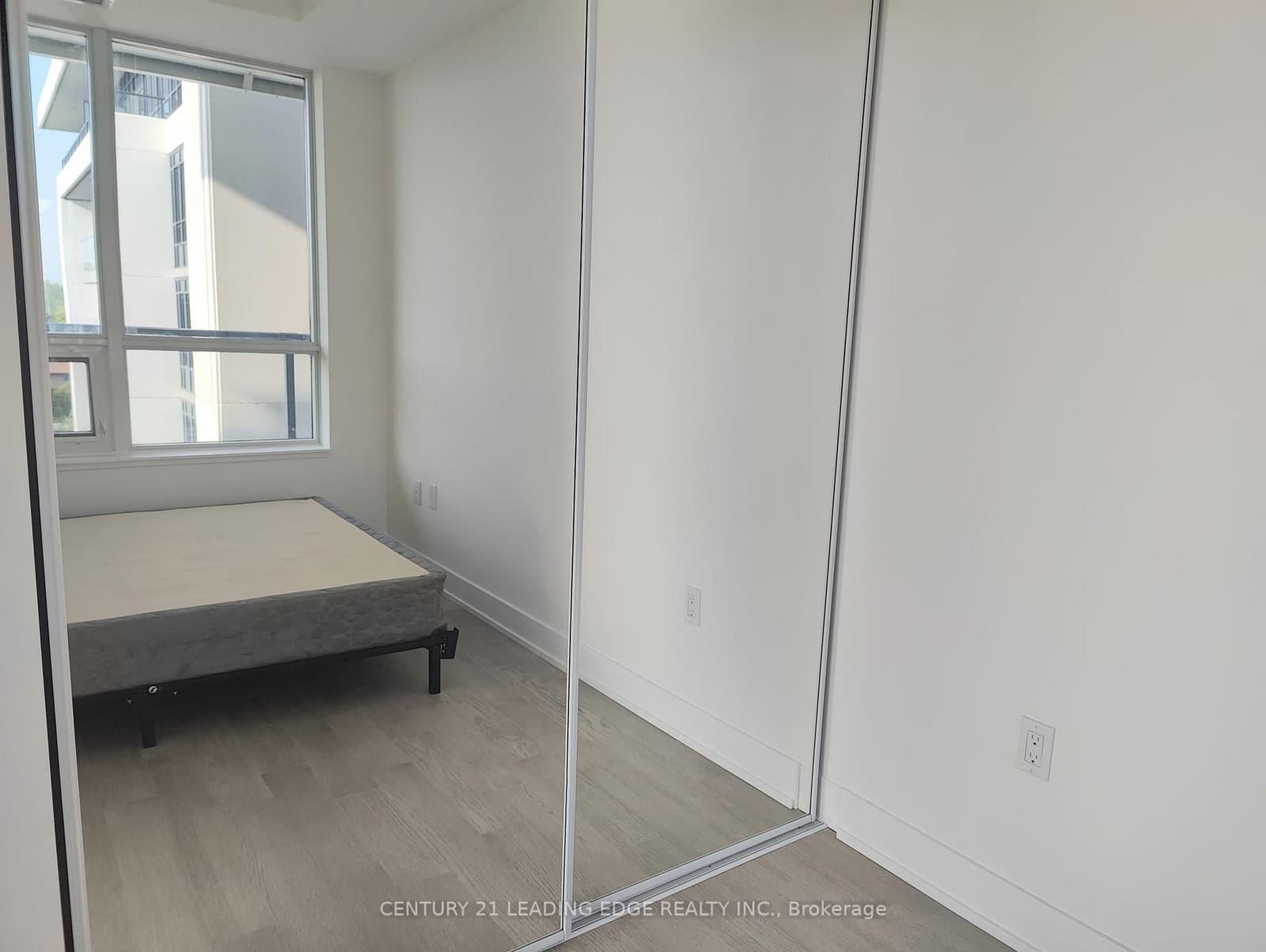 2 TEAGARDEN Court, Unit 305 thumbnail 11