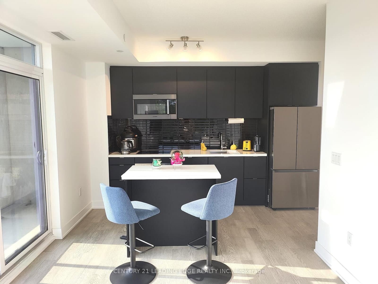 2 TEAGARDEN Court, Unit 305 thumbnail 13
