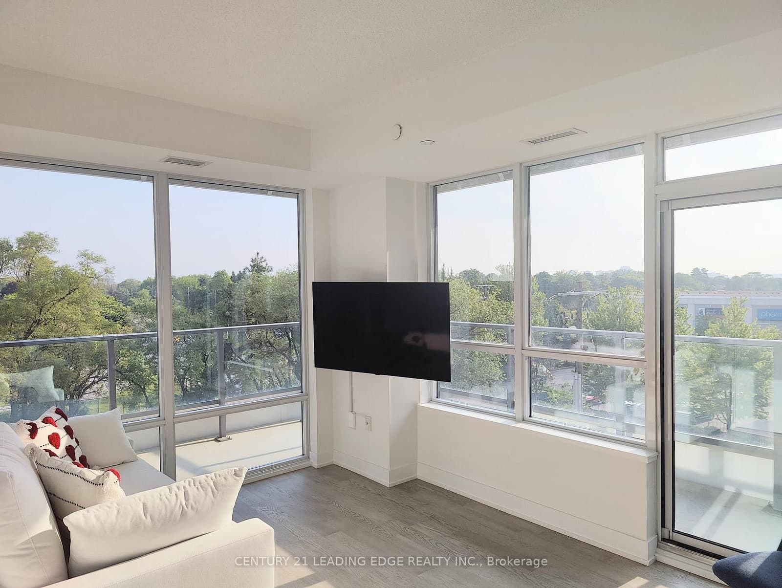 2 TEAGARDEN Court, Unit 305 thumbnail 14