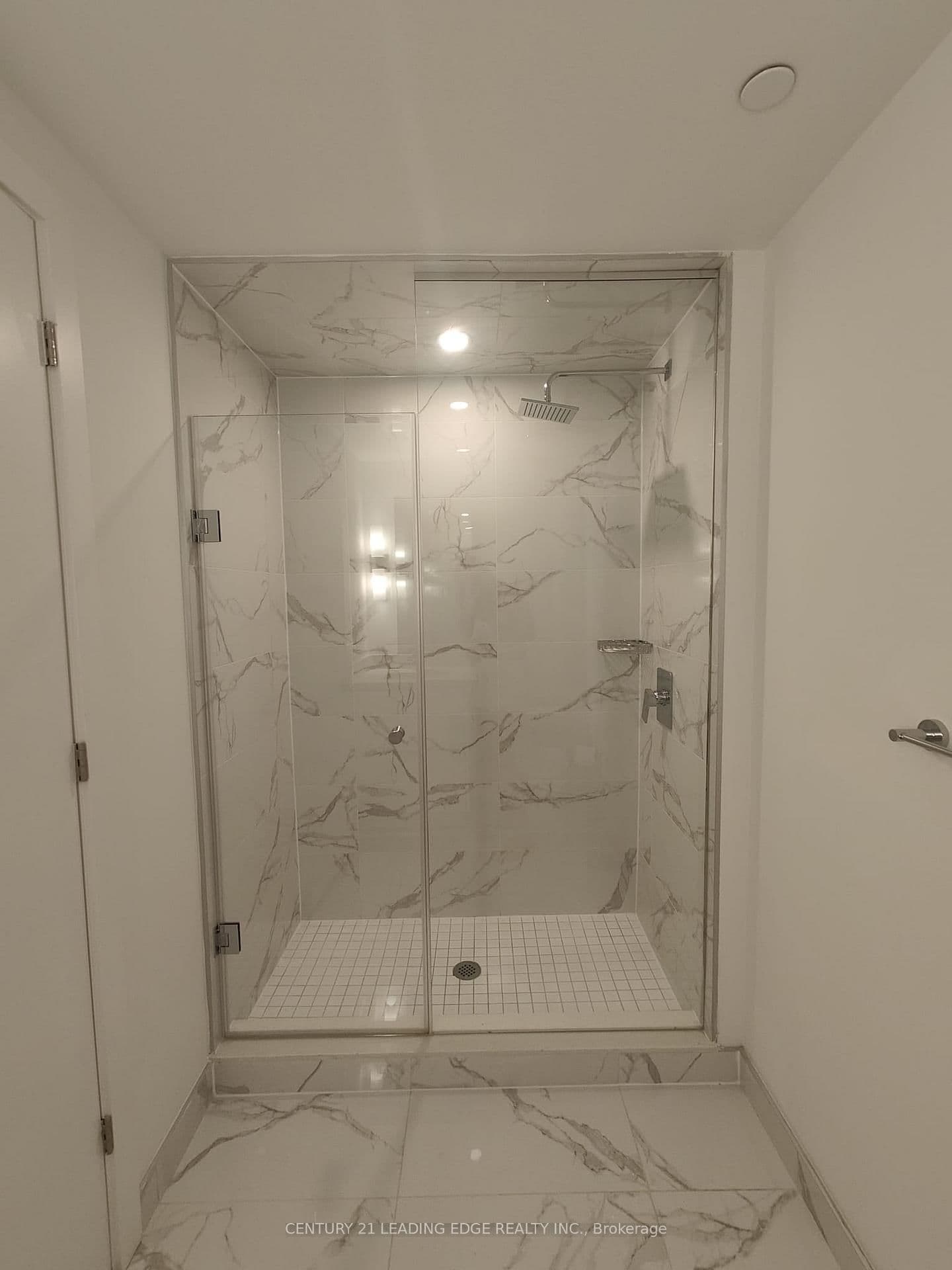 2 TEAGARDEN Court, Unit 305 thumbnail 9
