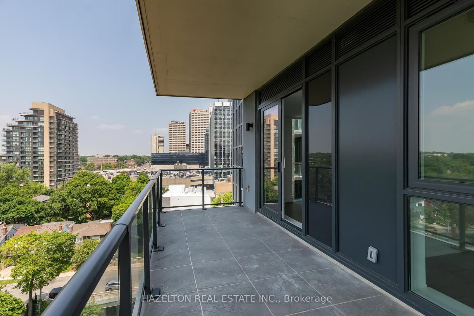 8 Manor Road W, Unit 904 thumbnail 27