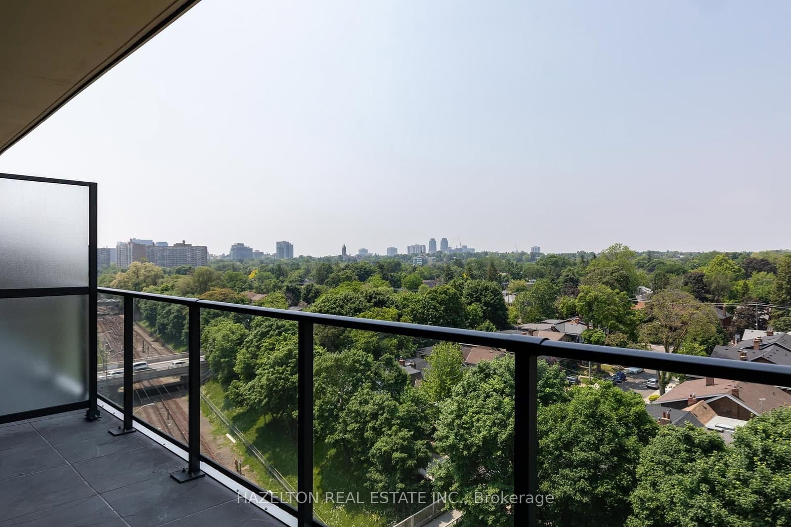 8 Manor Road W, Unit 904 thumbnail 29