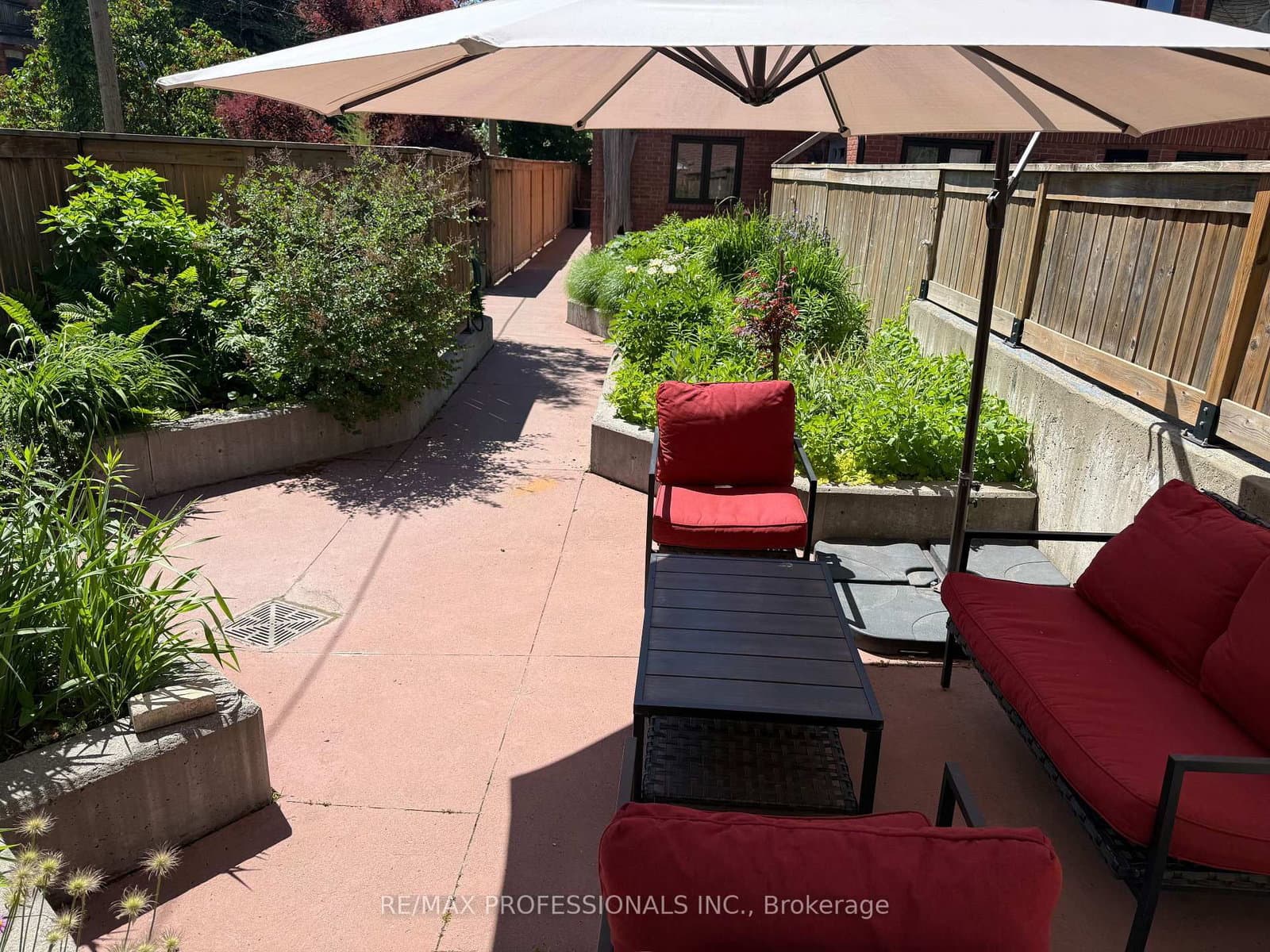 253 Wellesley Street E, Unit C thumbnail 33