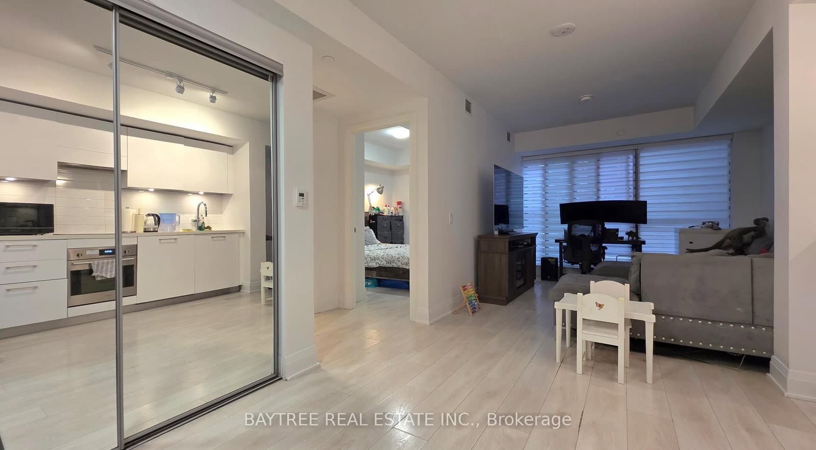 33 Frederick Todd Way, Unit 402 thumbnail 10