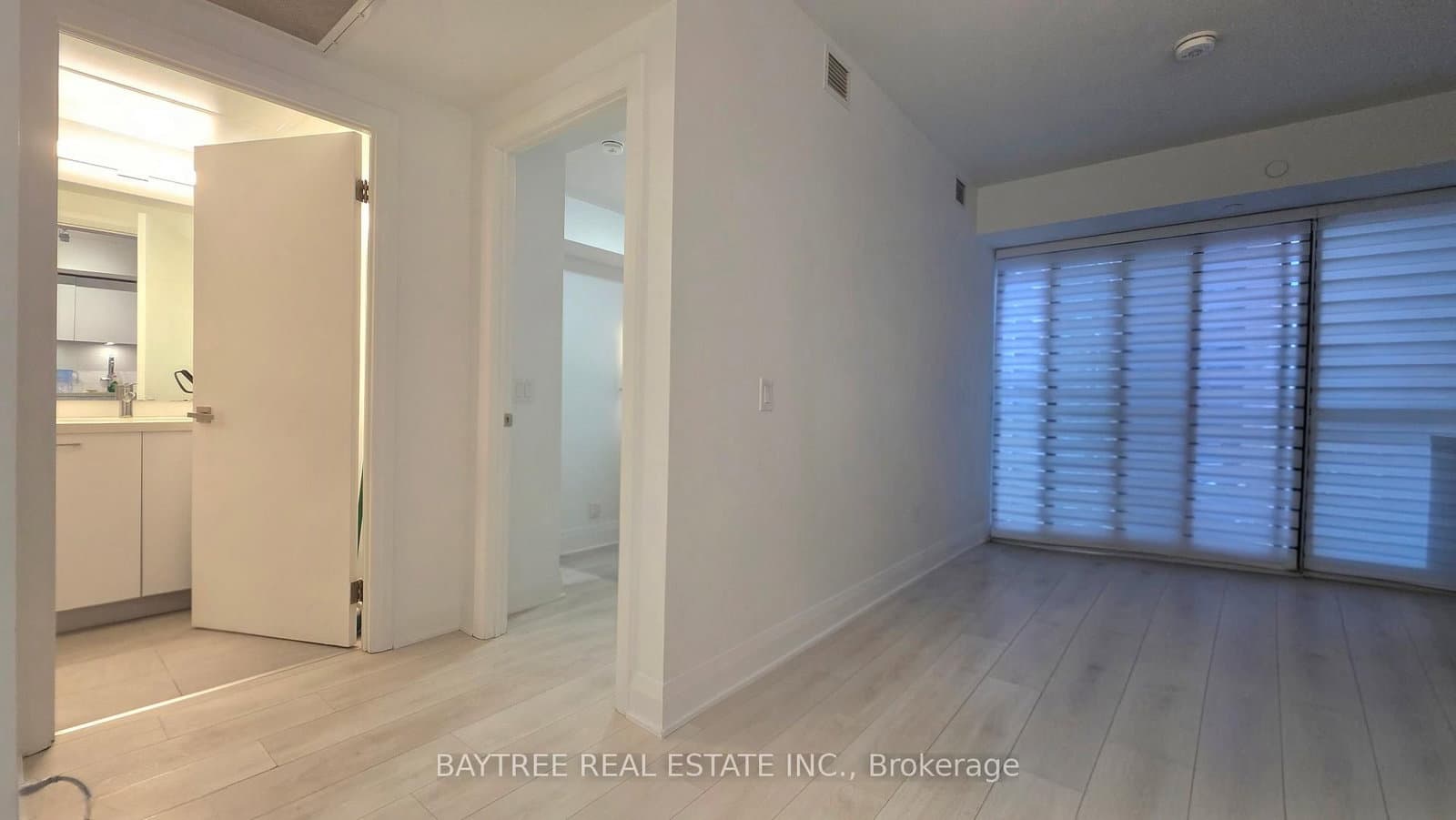 33 Frederick Todd Way, Unit 402 thumbnail 13