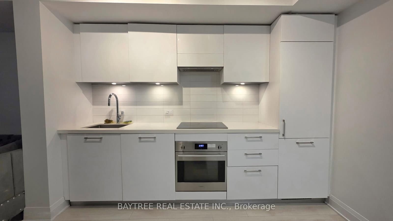 33 Frederick Todd Way, Unit 402 thumbnail 4