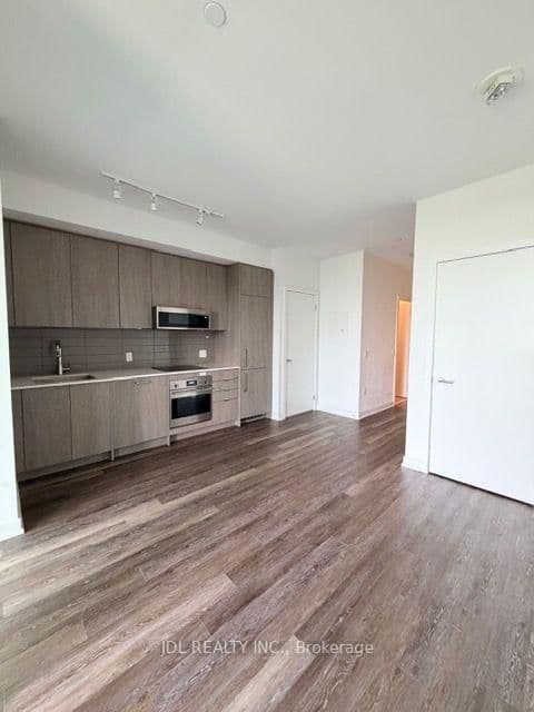 250 Lawrence Avenue W, Unit 705 thumbnail 3