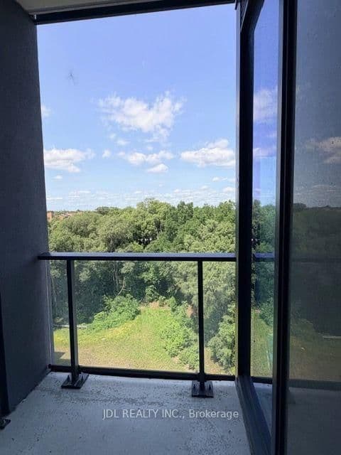 250 Lawrence Avenue W, Unit 705 thumbnail 6