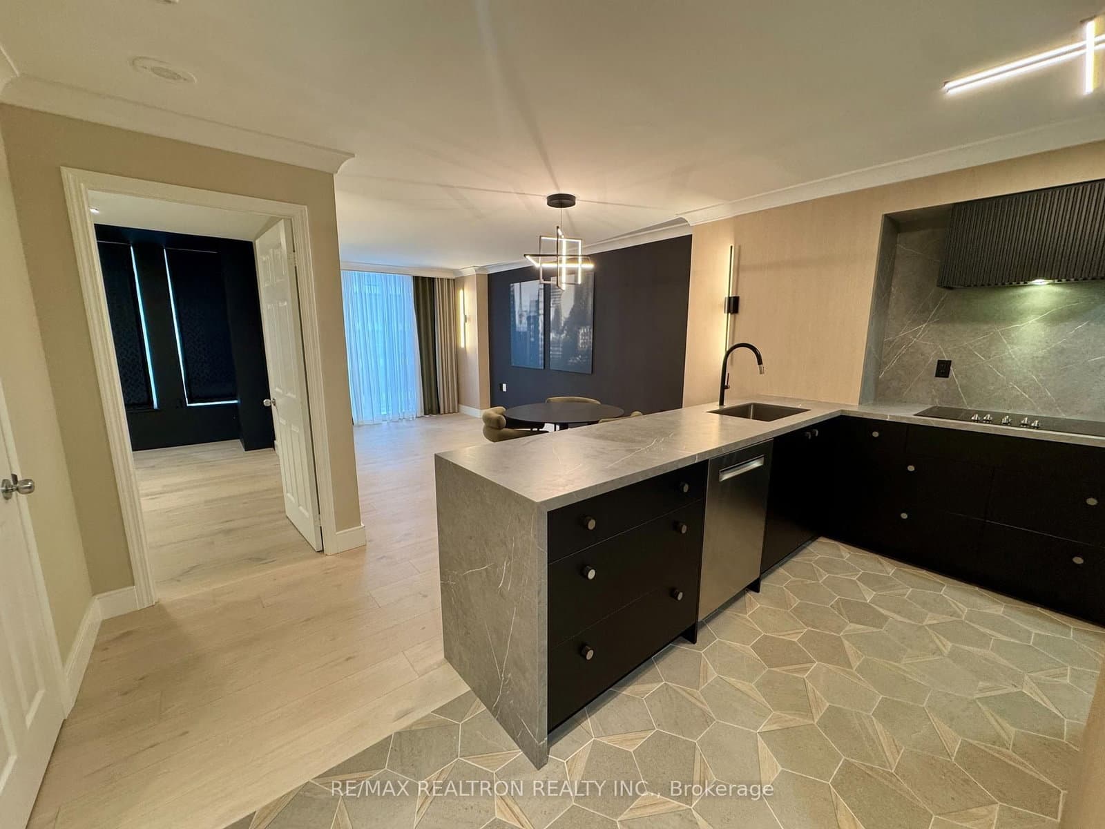 388 Bloor Street E, Unit 1107 thumbnail 15
