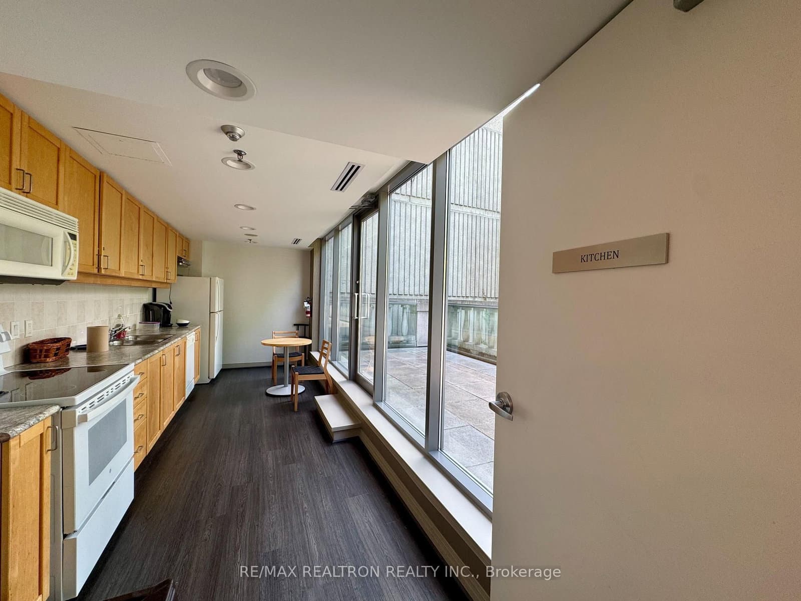 388 Bloor Street E, Unit 1107 thumbnail 36