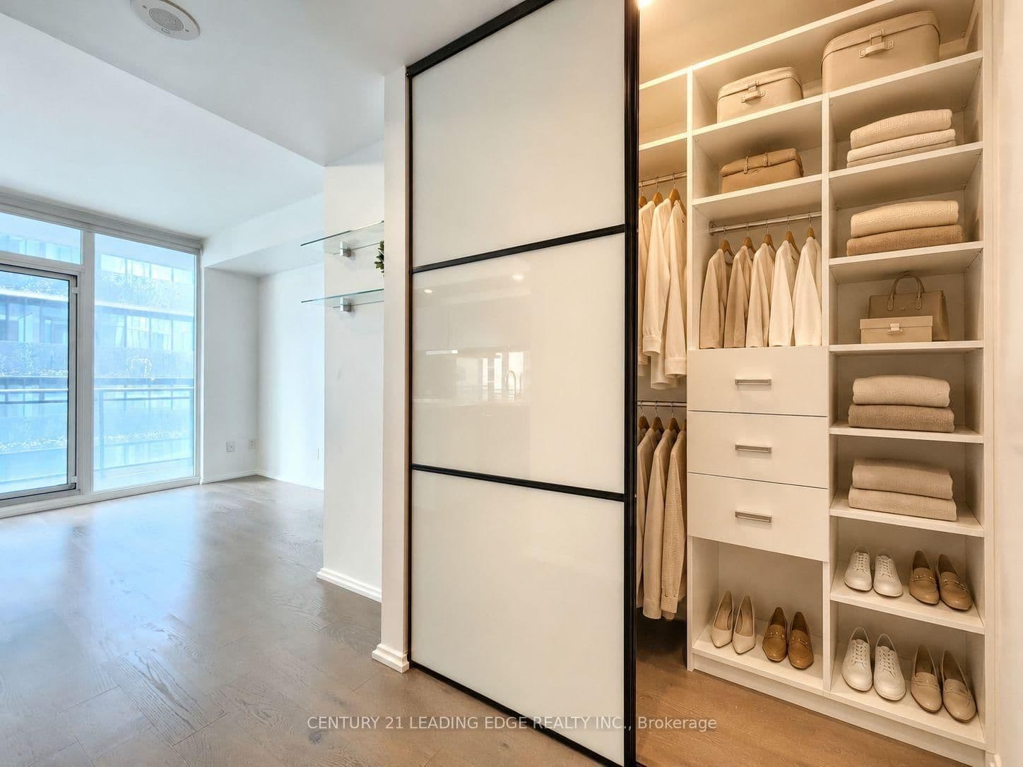 45 Charles Street E, Unit 4511 thumbnail 21
