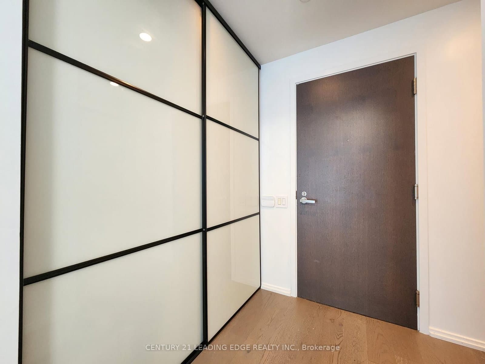 45 Charles Street E, Unit 4511 thumbnail 22