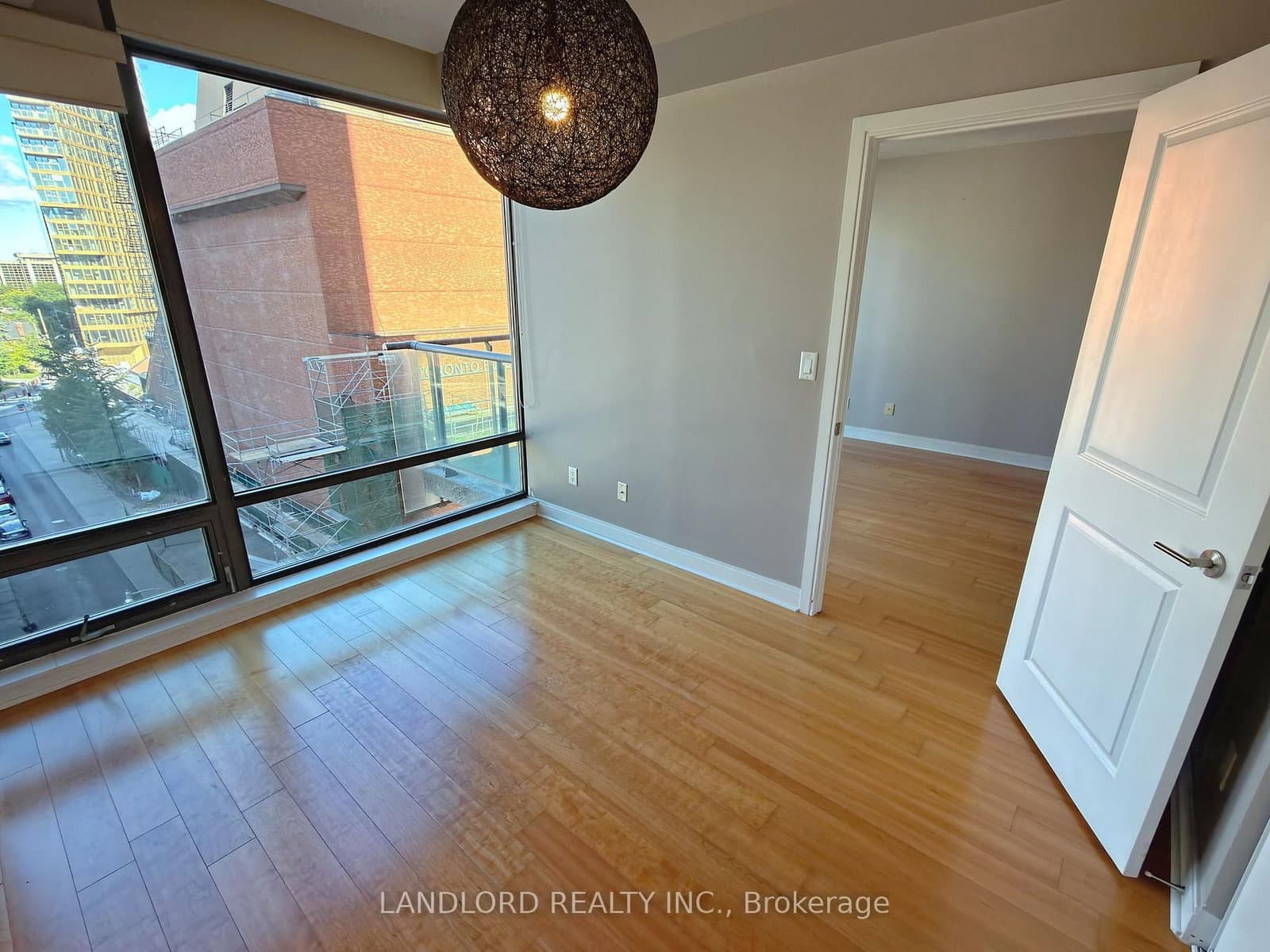 18 Yorkville Avenue, Unit 701 thumbnail 13