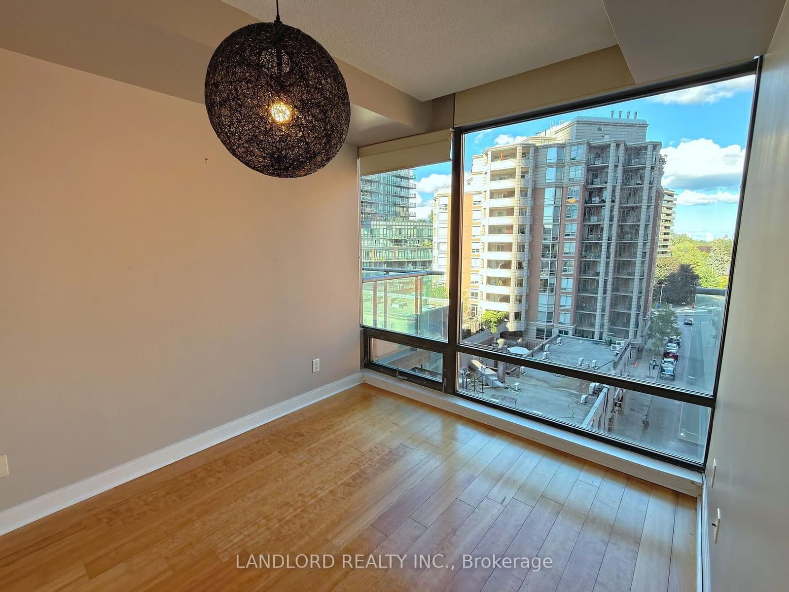 18 Yorkville Avenue, Unit 701 thumbnail 14