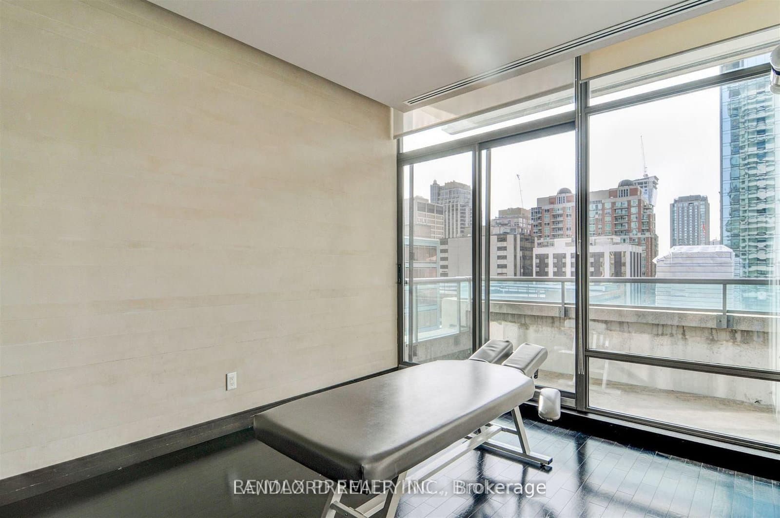 18 Yorkville Avenue, Unit 701 thumbnail 21