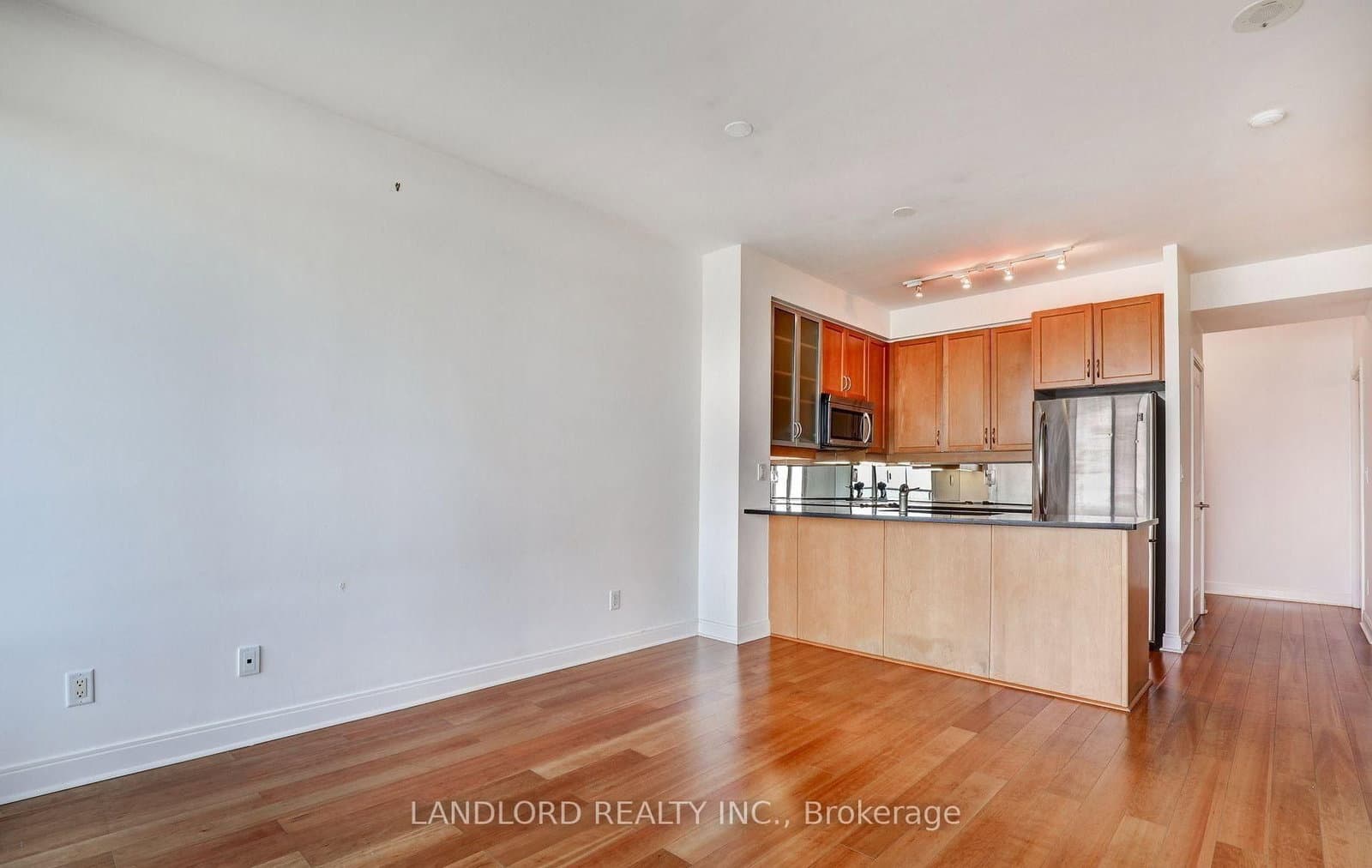 18 Yorkville Avenue, Unit 701 thumbnail 6