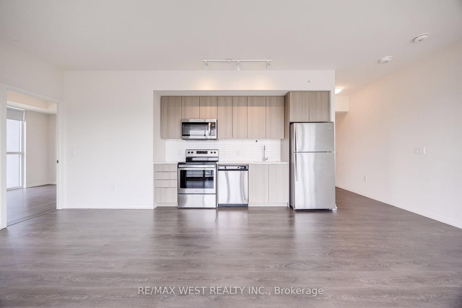 3237 Bayview Avenue, Unit 902 thumbnail 4