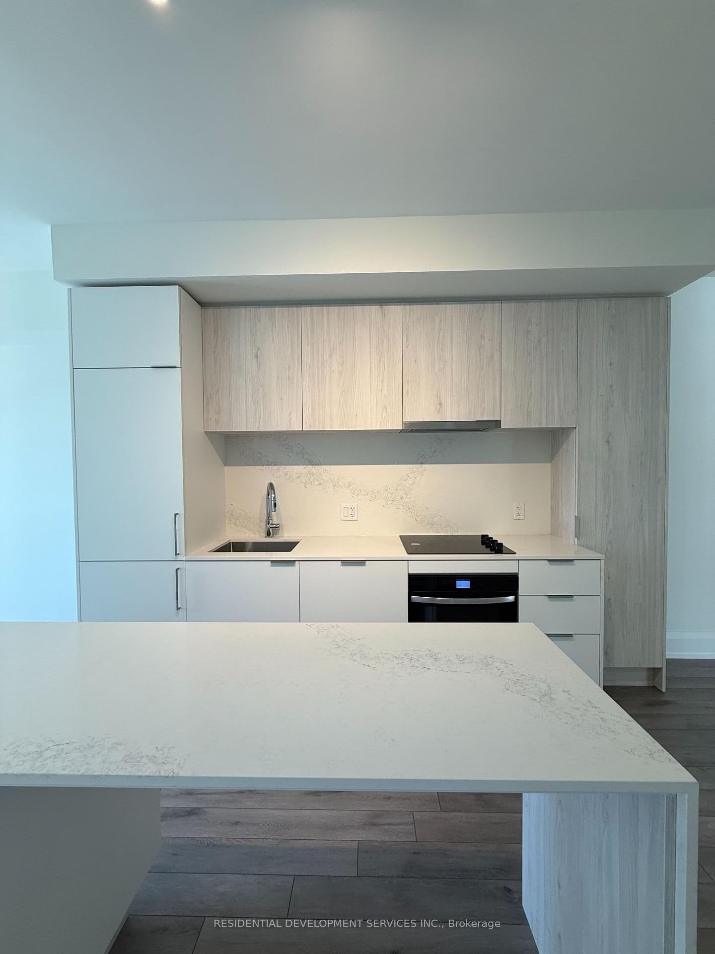 89 Church Street, Unit 907 thumbnail 2