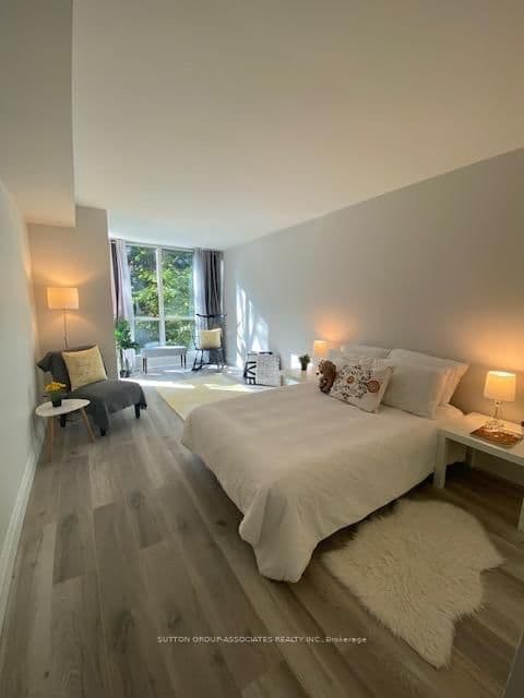 95 Prince Arthur Avenue, Unit 327 thumbnail 12
