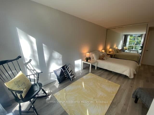 95 Prince Arthur Avenue, Unit 327 thumbnail 14